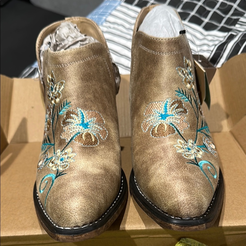 Roper Floral Embroidered Brown Ankle Boots